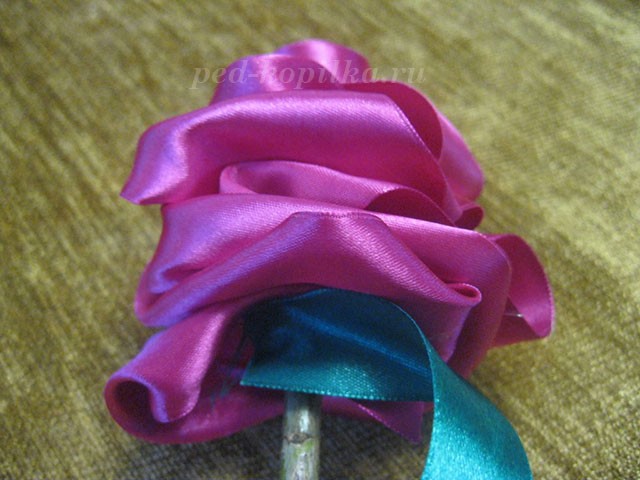 Розы из атласных лент: мастер-класс