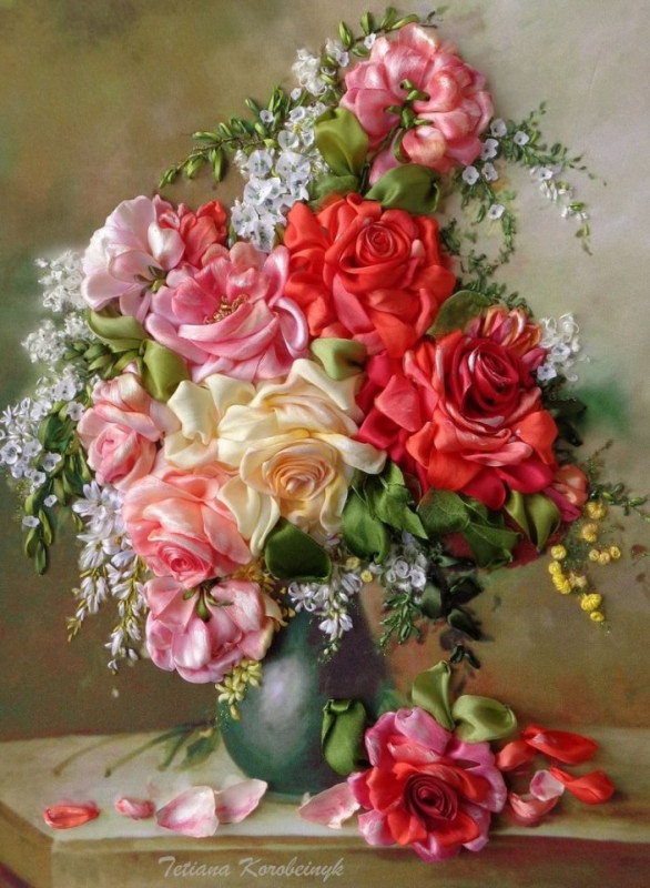 Изумительная вышивка лентами, на которой цветы как живые