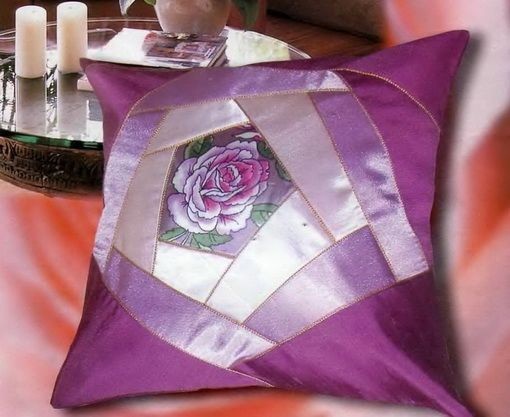 Подушка в технике пэчворк