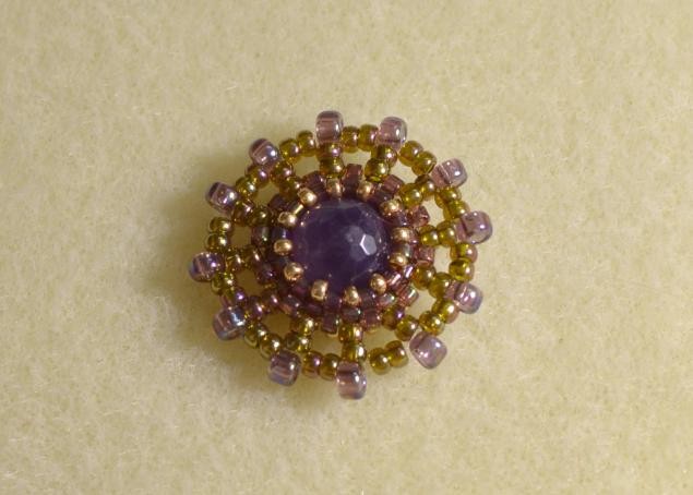 Оплетение бусины бисером