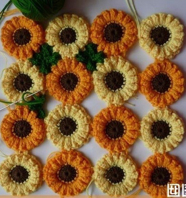 ​Вязаное цветочное поле