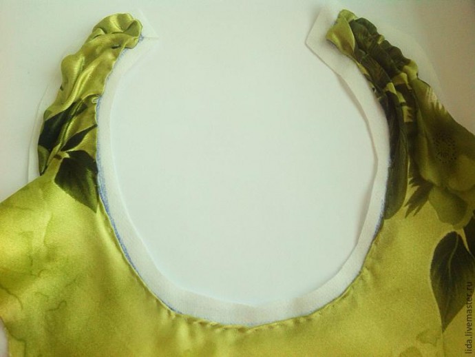 Шикарное колье "Утренняя роза"