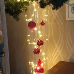 ​Роскошный новогодний декор в высоких вазах