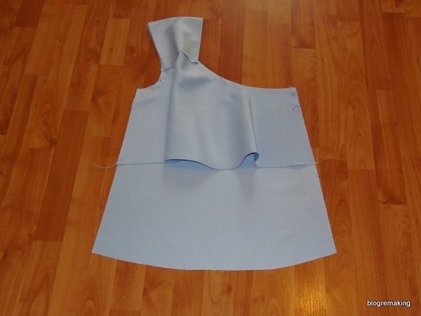 Блуза с оригинальным верхом Блуза с оригинальным верхом