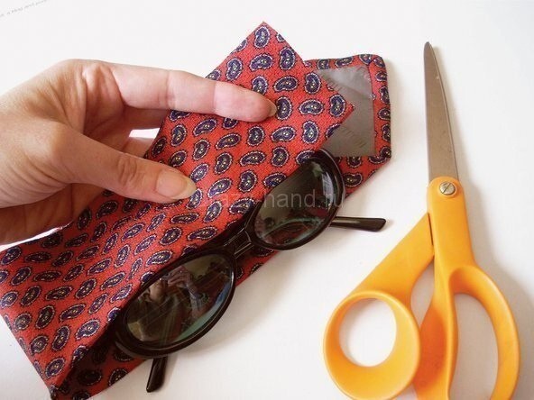 Kravattan yapılmış gözlük kılıfı
