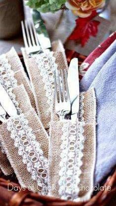 Скатерти, салфетки и декор из мешковины с кружевом