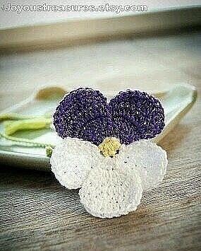 Анютины глазки крючком