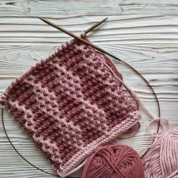 ​Двухцветный узор с ромбиками