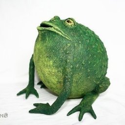 Копилка жаба в технике папье-маше