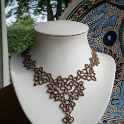 Нарядные колье из бисера