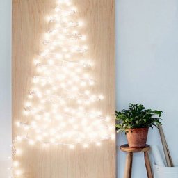 Светящаяся ёлочка на стену