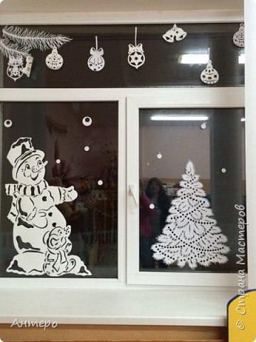 Веселые и забавные шаблоны для украшения окон к Новому году