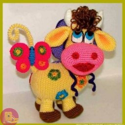 Счастливая цветочная корова