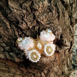 Делаем брошь-бабочку из бусин и бисера