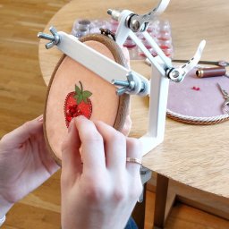 ​5 причин вышивать с держателем для пялец