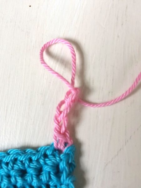 Двухцветная отделка края крючком: мастер-класс