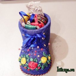 Органайзер-игольница в виде башмачка