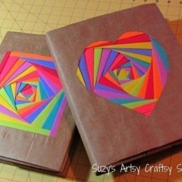 Оригинальная обложка с узором, выложенным из цветной бумаги