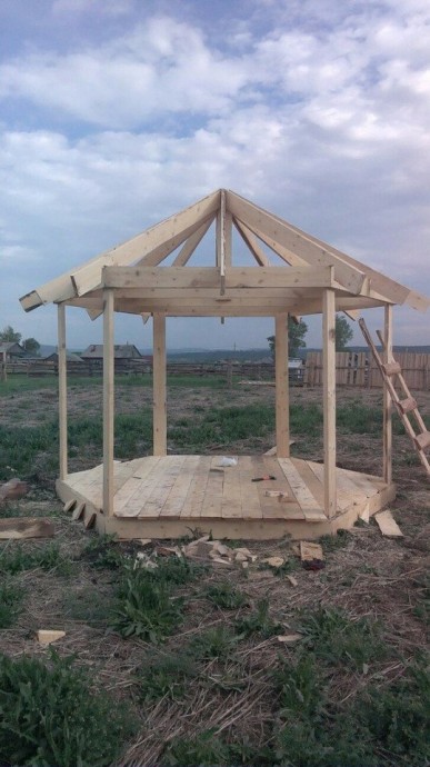 Притененная беседка своими руками