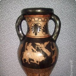 Самодельная ваза из картона для искусственных цветов