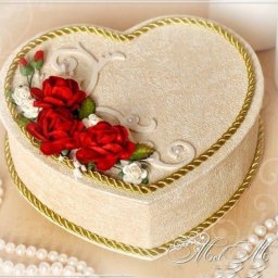 ​Шкатулка с откидывающейся крышкой