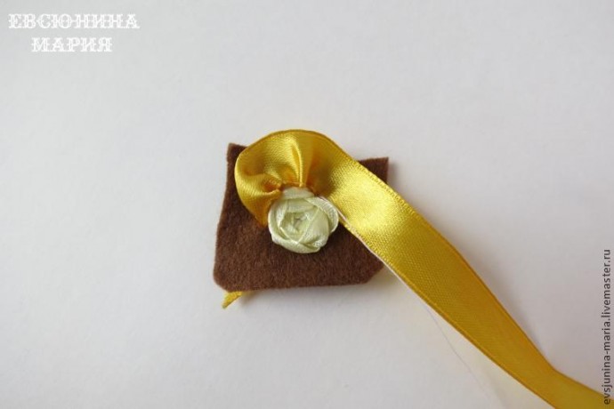 Брошь "Роза с ягодками"