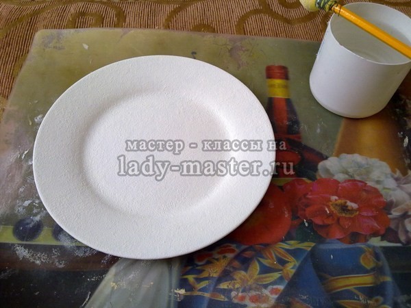​Декупаж тарелки в стиле "шебби-шик"