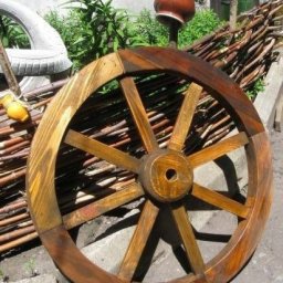 Декоративное колесо от телеги своими руками