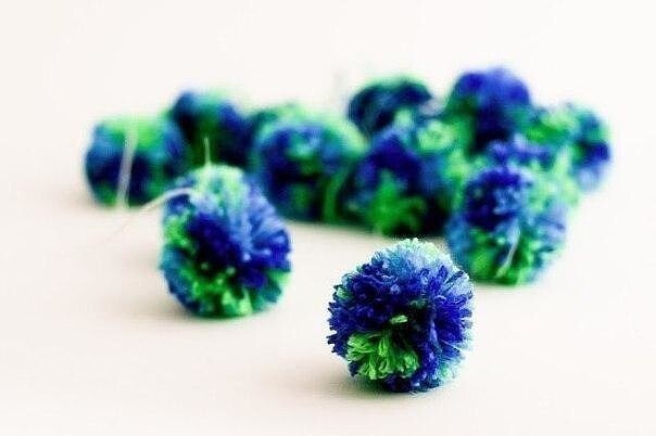 Кучка помпонов одним махом Кучка помпонов одним махом