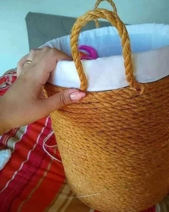 Корзина из большой бутылки