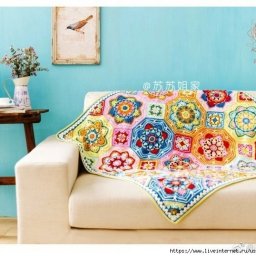 Яркий нарядный плед из разных мотивов