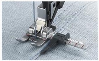 Лапки и приспособления, помогающие сделать ровную строчку