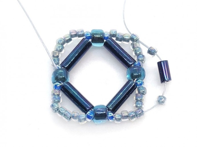 Лаконичные серьги-квадратики