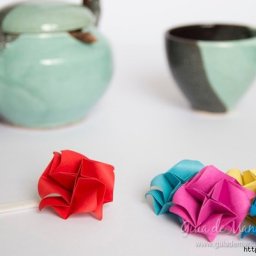 Нежные бумажные розочки в технике оригами