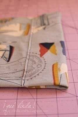 ​Лёгкий стул из пластиковых труб