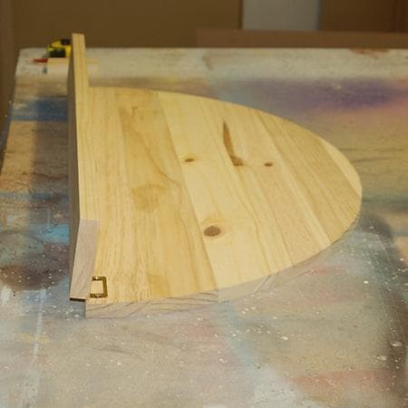 Откидной полукруглый столик