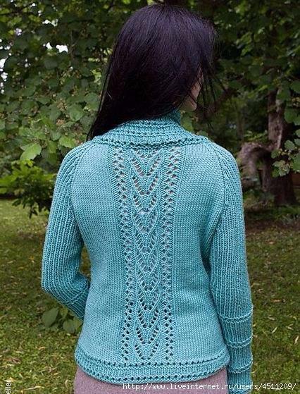 ​Свитер, одинаково красивый сзади и спереди