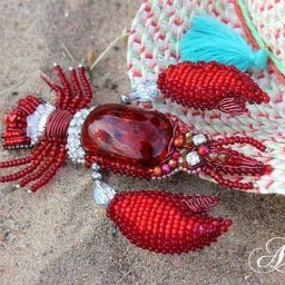 Брошь в виде роскошного омара