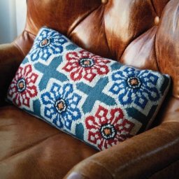 ​Декоративные чехлы для подушек спицами