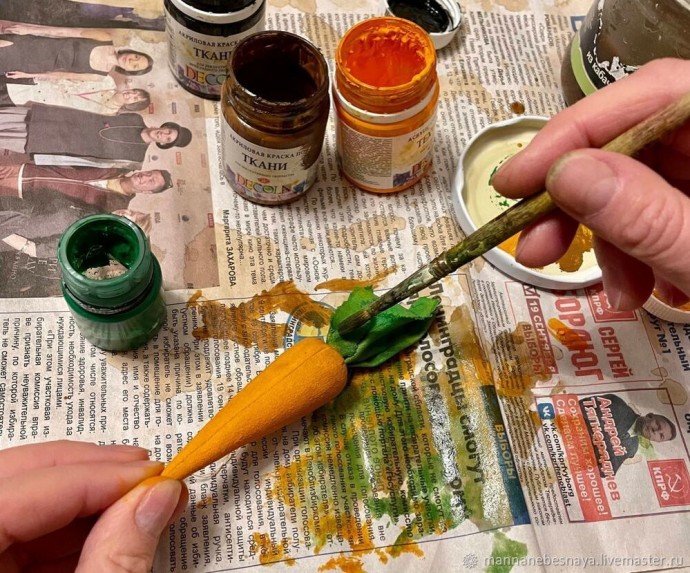 Шьем интерьерную морковку для украшения кухни