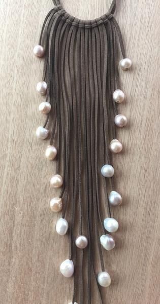 Украшения из шнурочков и бусин