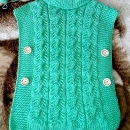 ​Жилет–пончо спицами