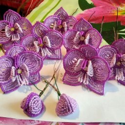 Чудесные орхидеи из бисера