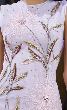 Вечерние платья с изумительной вышивкой от кутюр: идеи для вдохновенного творчества