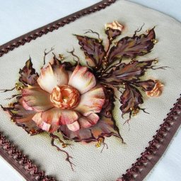 Декор сумки с цветком