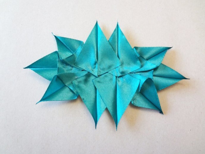 Нежная заколка своими руками