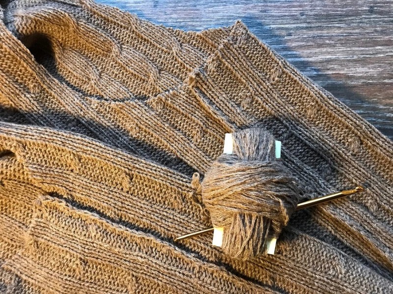 ​Обработка припусков швов в изделии из объемного вязаного трикотажа