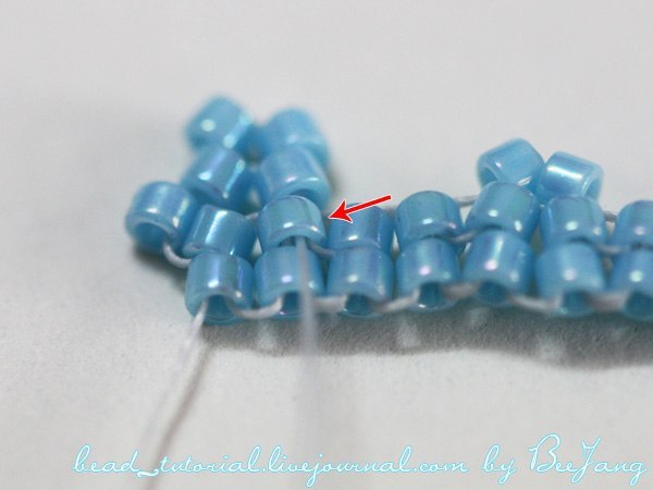 Плетем браслет из бисера и бусин