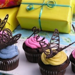 ​Шоколадные бабочки для украшения тортов и кексов