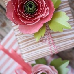 Нежные ранункулюсы из бумаги